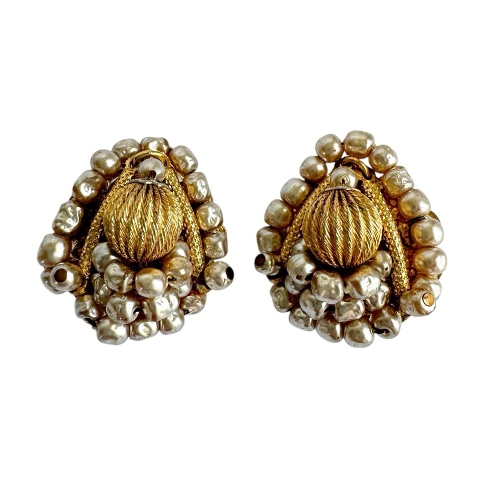 Vintage Pearl‎ Gold Tone Cluster Earrings Clip On Textured 60s Miriam Haskell ?
